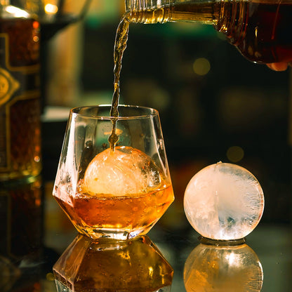 Eisballpress-Set, Eispresse aus Flugzeugaluminium mit Eisblockform, großer Matte, Zange, Abtropfschale, einem Glas, runder Eisballformer (60 mm Eiskugeln), ideal für Whisky, Cocktails, Partys und Feiertage