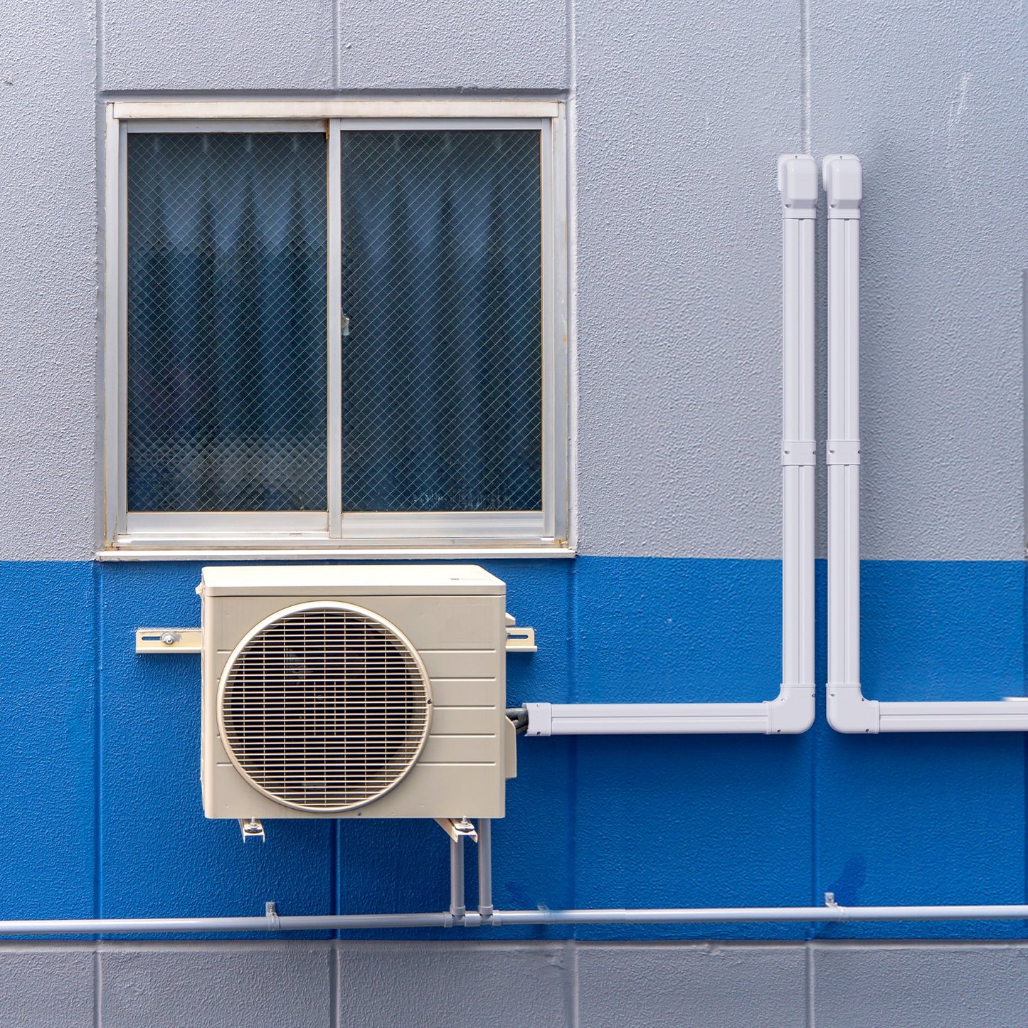 Mini-Split-Klimaanlagen-Abdeckung (76,2 mm breit, 2270 mm lang), dekorative PVC-Rohrleitungsabdeckung für Klimaanlagen mit 2 geraden Luftkanälen und komplettem Zubehör, einfache Montage, lackierbar für Wärmepumpen, weiß