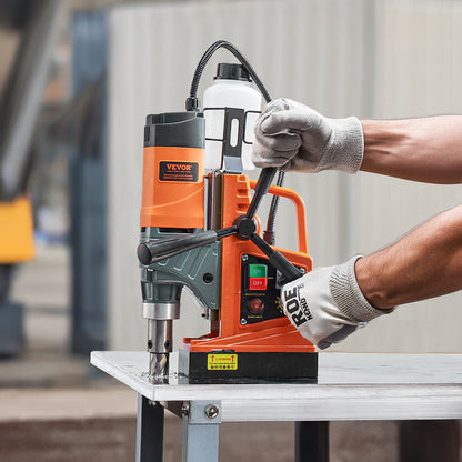 Magnetbohrmaschine, 1450-W-Motor, 40,6 mm Bohrdurchmesser, 1280 lbf Drehmoment, tragbare elektrische Magnetbohrmaschine mit 2 Kernbohrern, variabler Drehzahl, Bohrmaschine für Metalloberflächen, Heimwerkerbedarf