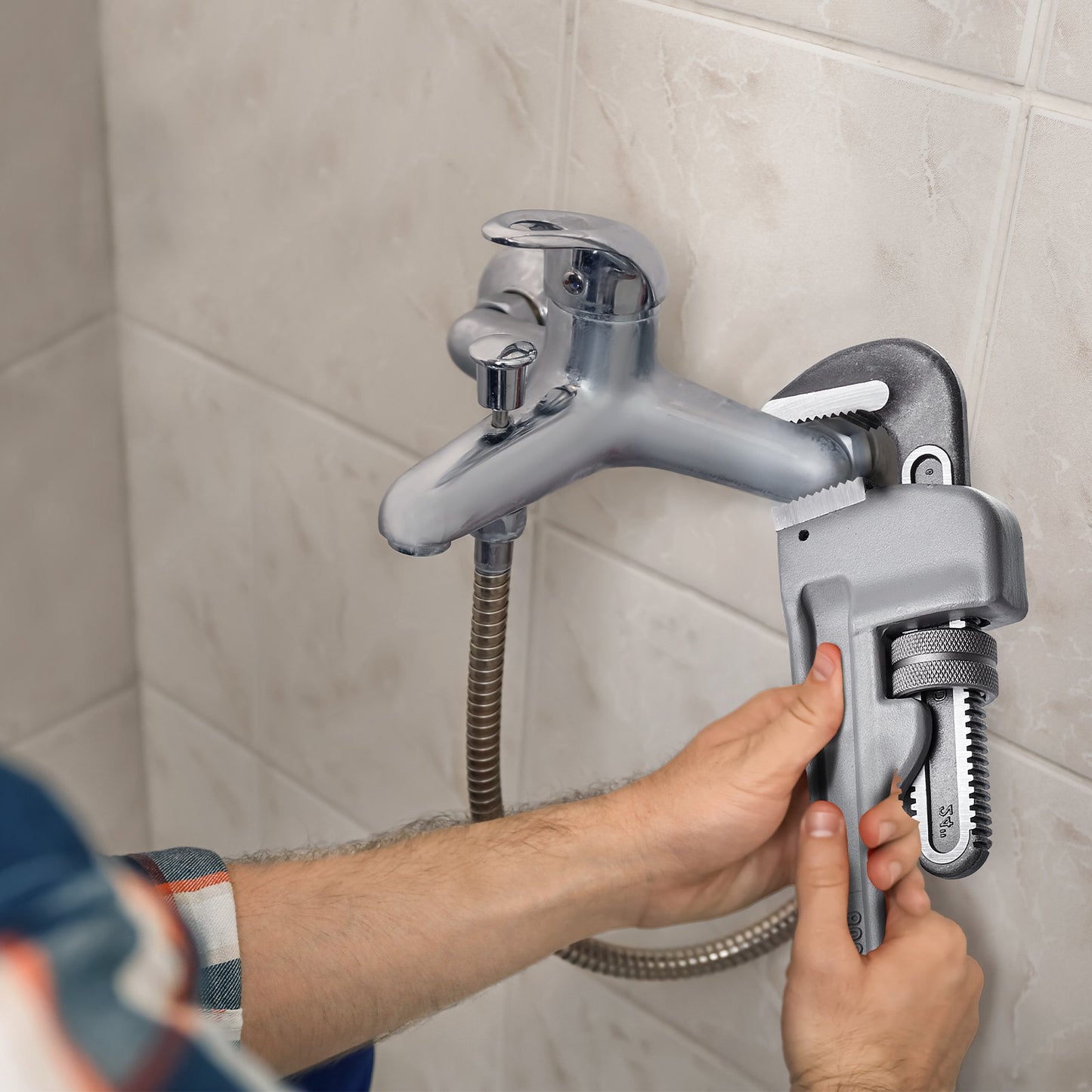 Rohrzange, 61 cm lange, gerade Aluminium-Rohrzange, verstellbare Sanitärzange, mit hochfester Backe und ergonomischem Griff, leicht zu transportieren, mit Aufhängevorrichtung, für Wasserleitungen und Autoreparaturen