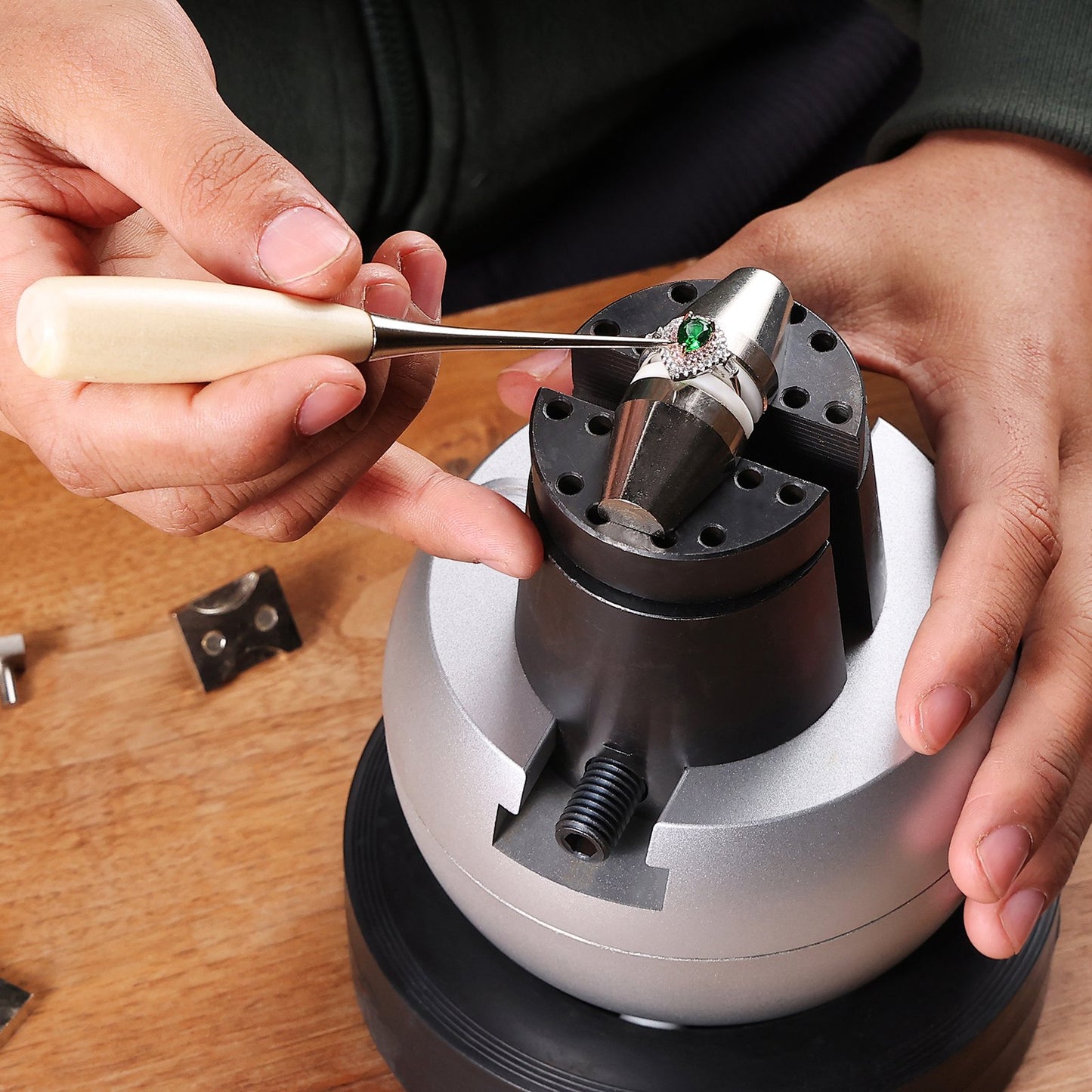 Gravierblock 5-Zoll-Kugelkopf-Schraubstock-Einstellung für Schmuckgravur mit 34-teiligem Zubehör und Gummifuß