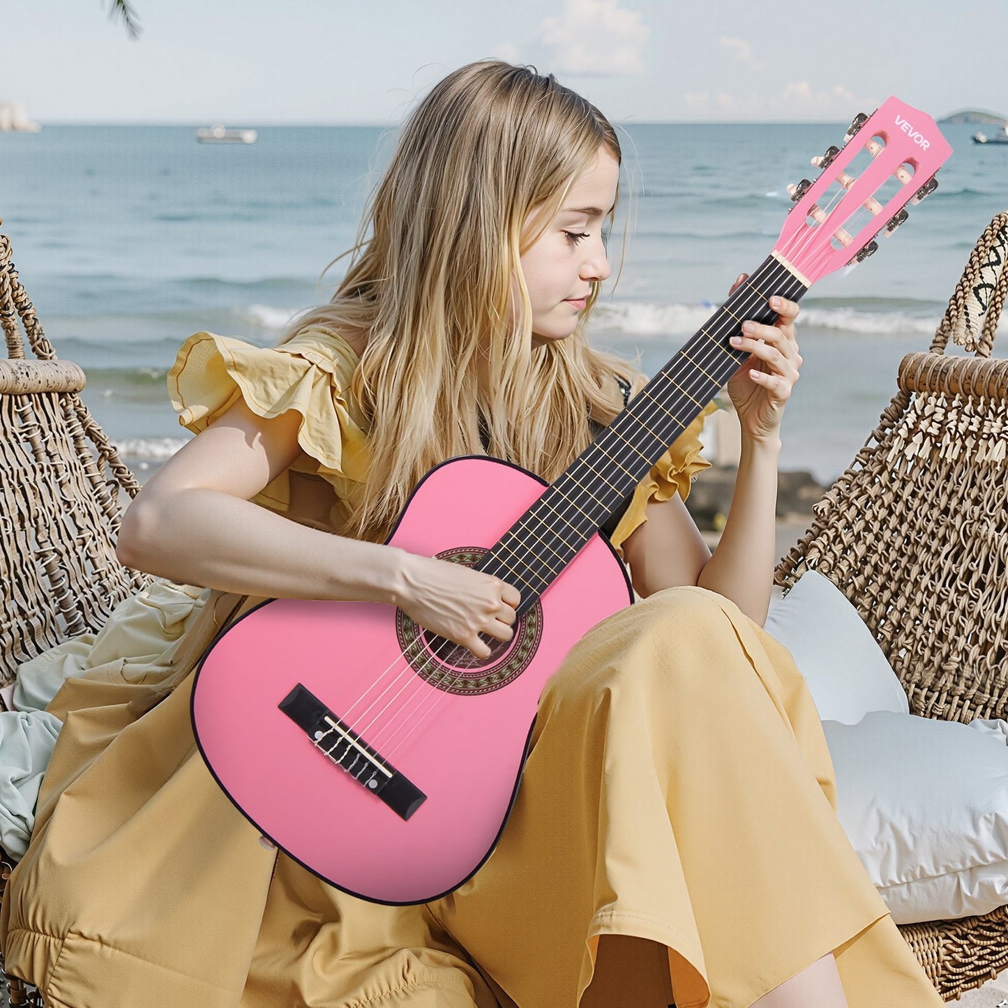 Klassische Gitarre, 780 mm, Holz, Starterset für Anfänger, mit Nylonsaiten, Gigbag, Gurt, Stimmgerät, Ersatzsaiten, Plektren, Kapodaster, Lindenholz, für Kinder, Mädchen, Jungen und Schüler, Rosa