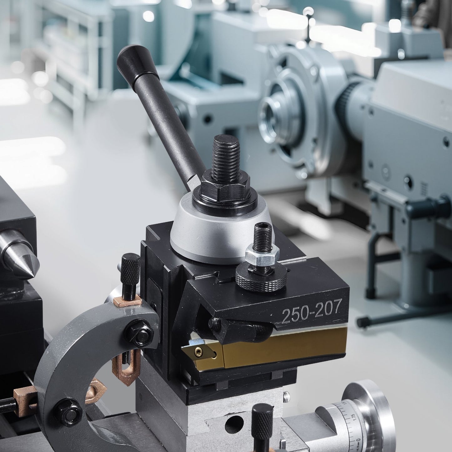 Schnellwechsel-Werkzeughalter-Set, 8-teilig, inklusive Drehmeißelhalter, Keil-Werkzeughalter mit Zubehör für Drehmeißelhalter, passend für Mini- und Metalldrehmaschinen mit 152–305 mm (6–12 Zoll) Drehdurchmesser, aus robustem Stahl