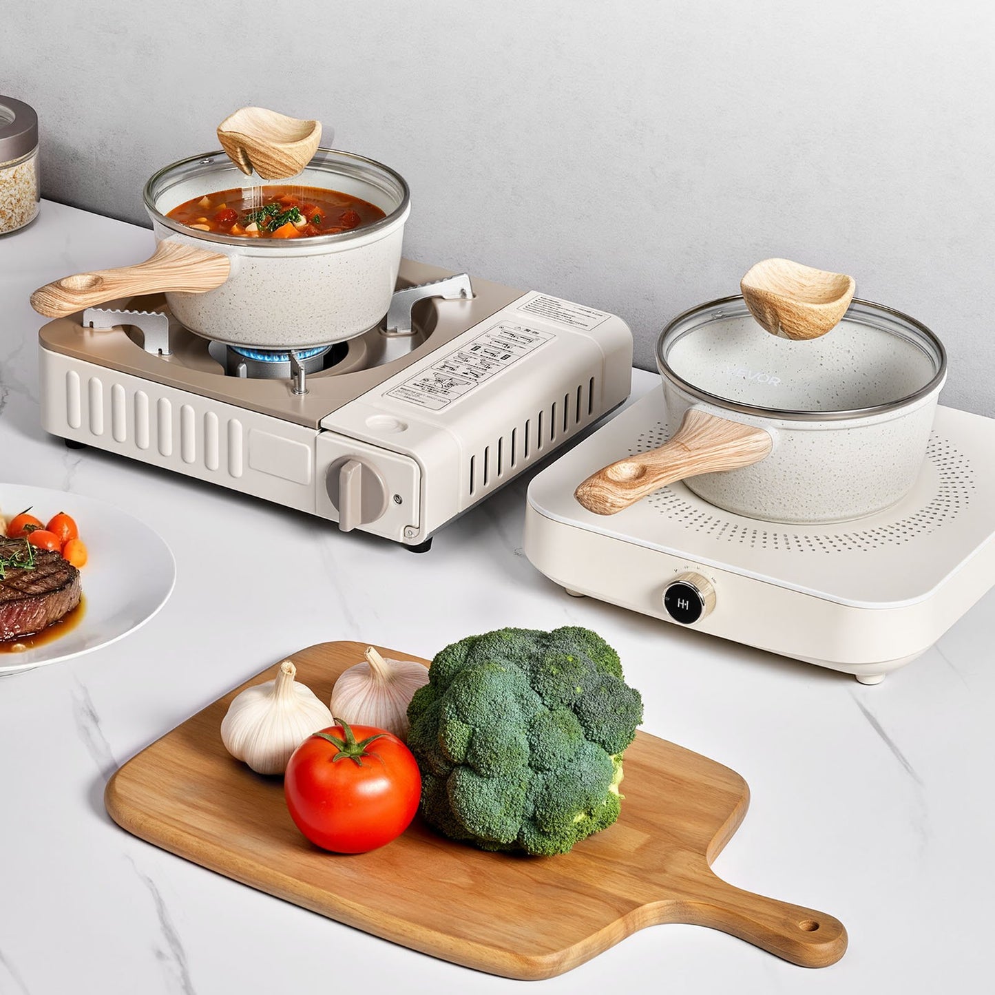 1,5-Liter-Stielkasserolle, antihaftbeschichtet, mit Deckel aus gehärtetem Glas, vielseitig einsetzbarer Kochtopf mit abnehmbarem Griff, kleiner Küchentopf mit Beschichtung, induktionsgeeignet, weiß