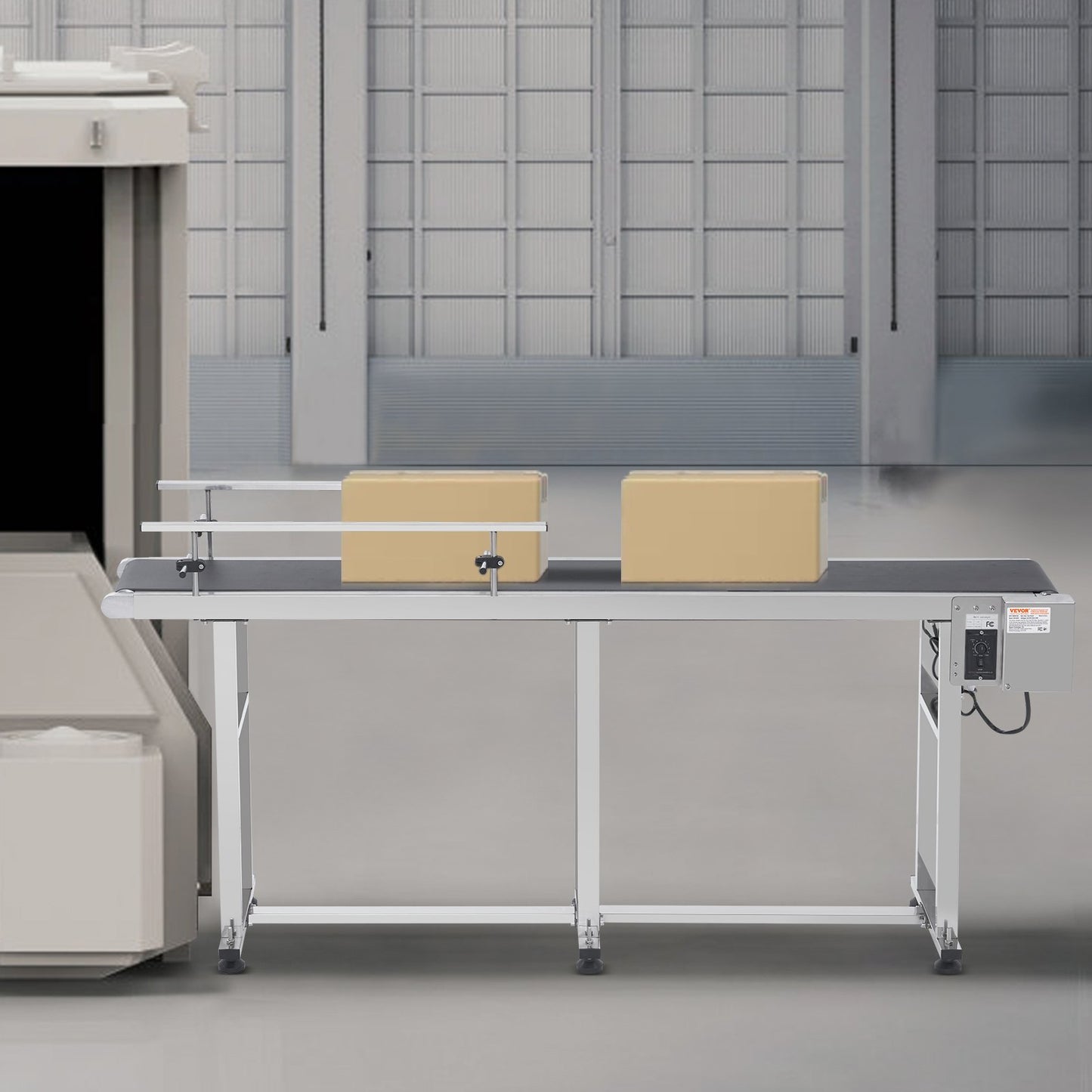 Förderband, 71 x 7,8 Zoll Fördertisch, Hochleistungs-Motorförderband aus Edelstahl für Tintenstrahlcodierungsanwendungen, angetriebenes PVC-Band, antistatisch, einstellbare Geschwindigkeit (doppelte Schutzgeländer)