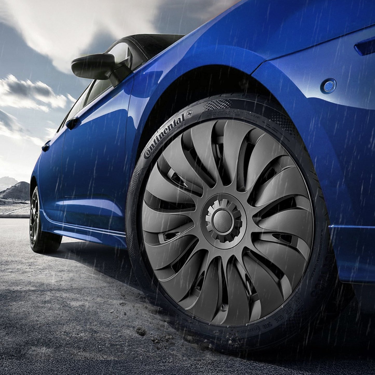 Radkappen, 19 Zoll, passend für Ford Model Y (2020–2024), mit Schnappverschluss, Schutzband und Ventilbohrung. Hergestellt aus ABS und Polycarbonat (PC) für hohe Stabilität und geringen Luftwiderstand. Für alle Wetterbedingungen geeignet.