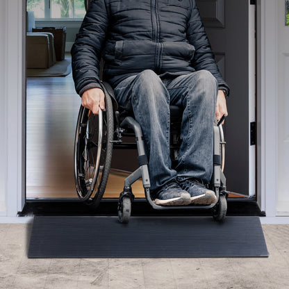 1,2 Zoll (3 cm) hohe, zuschneidbare Schwellenrampe für Kehrroboter, 35,4 Zoll (90 cm) breite Rollstuhlrampe aus Naturkautschuk, rutschfeste Vollgummirampe mit doppelseitigem Klebeband für Türen, Einfahrten, Badezimmer und glatte Fliesen