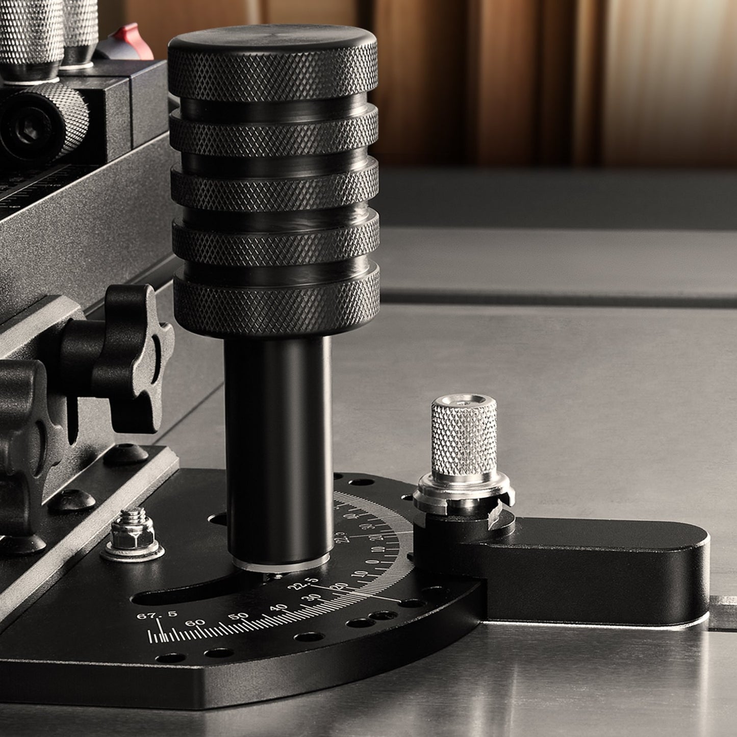 Precision Miter Gauge, Standard Slot 19 x 9.5 mm, Aluminum Alloy Table Saw Miter Gauge with 45.7 cm Grating 15 Angle Stops Adjustable Spring Loaded Plunger and Removable Disc, for Woodworking