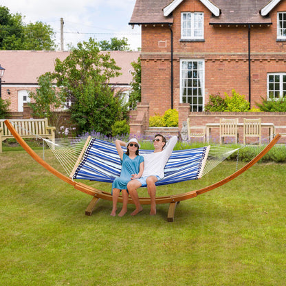 Hängemattengestell aus Holz, Tragkraft 215 kg, universelles 2-Personen-Hängemattengestell, passend für Hängematten von 2,7 bis 4 m Länge, bogenförmiger, verstellbarer Ständer aus Lärchenholz mit Kette und Karabinerhaken, für den Innen- und Außenbereich.